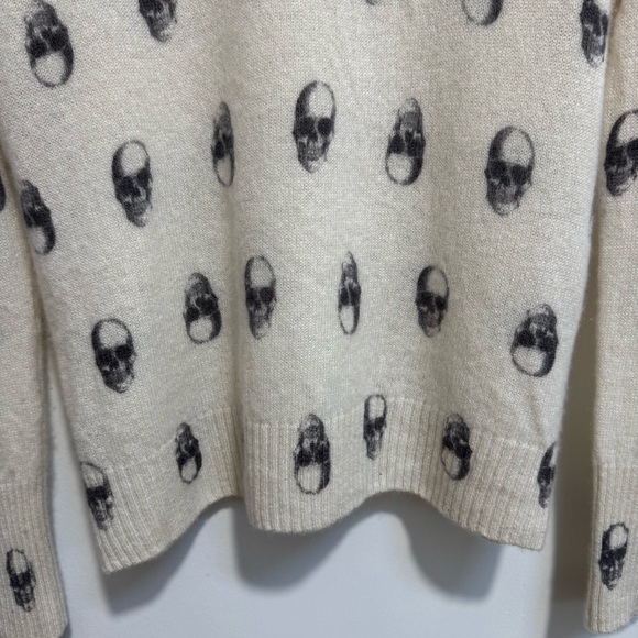 Skull Cashmere Sweater Women Medium V-Neck Skull Print Pullover Relaxed Fit - Picture 8 of 13